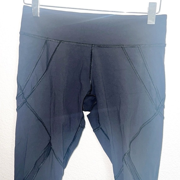 Lululemon Black Cropped Mesh Detail Women’s Gummy Logo Leggings - Picture 2 of 8
